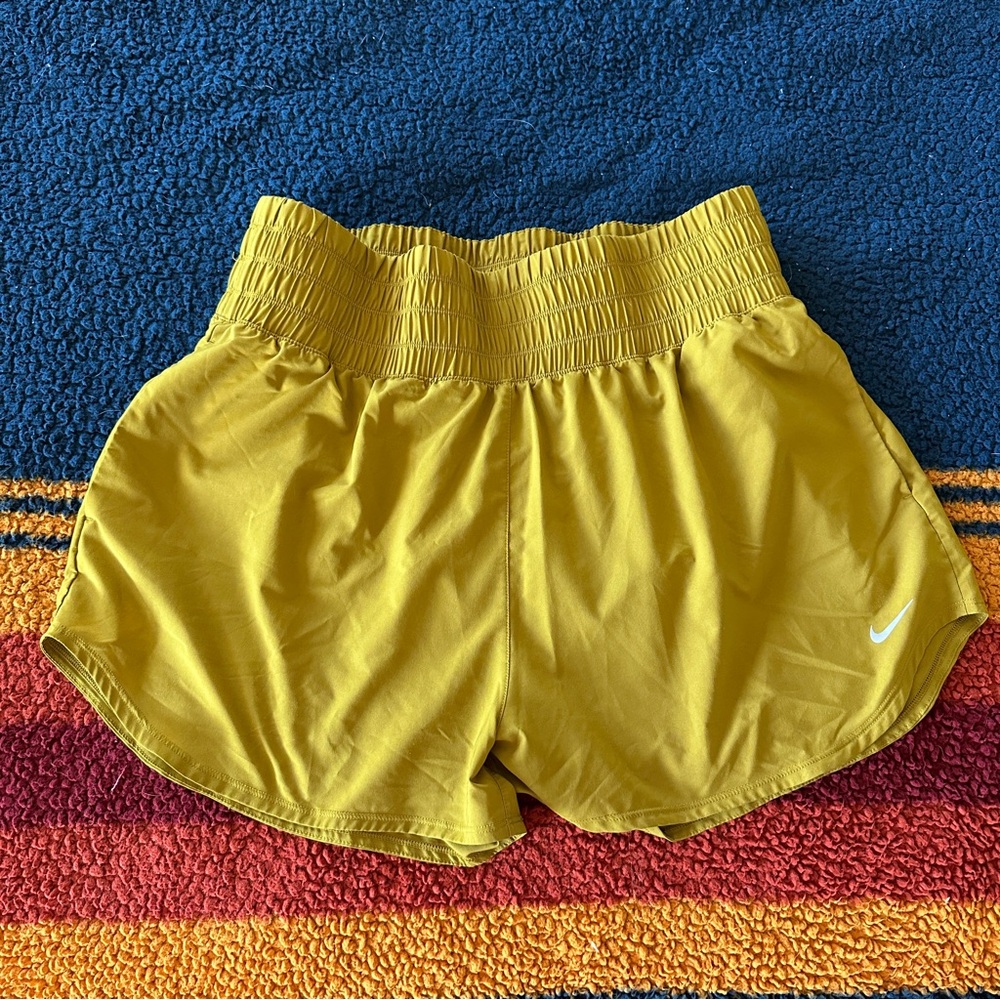 Nike Women's One Dri-FIT Ultra High-Waisted 3" Brief-Lined Shorts